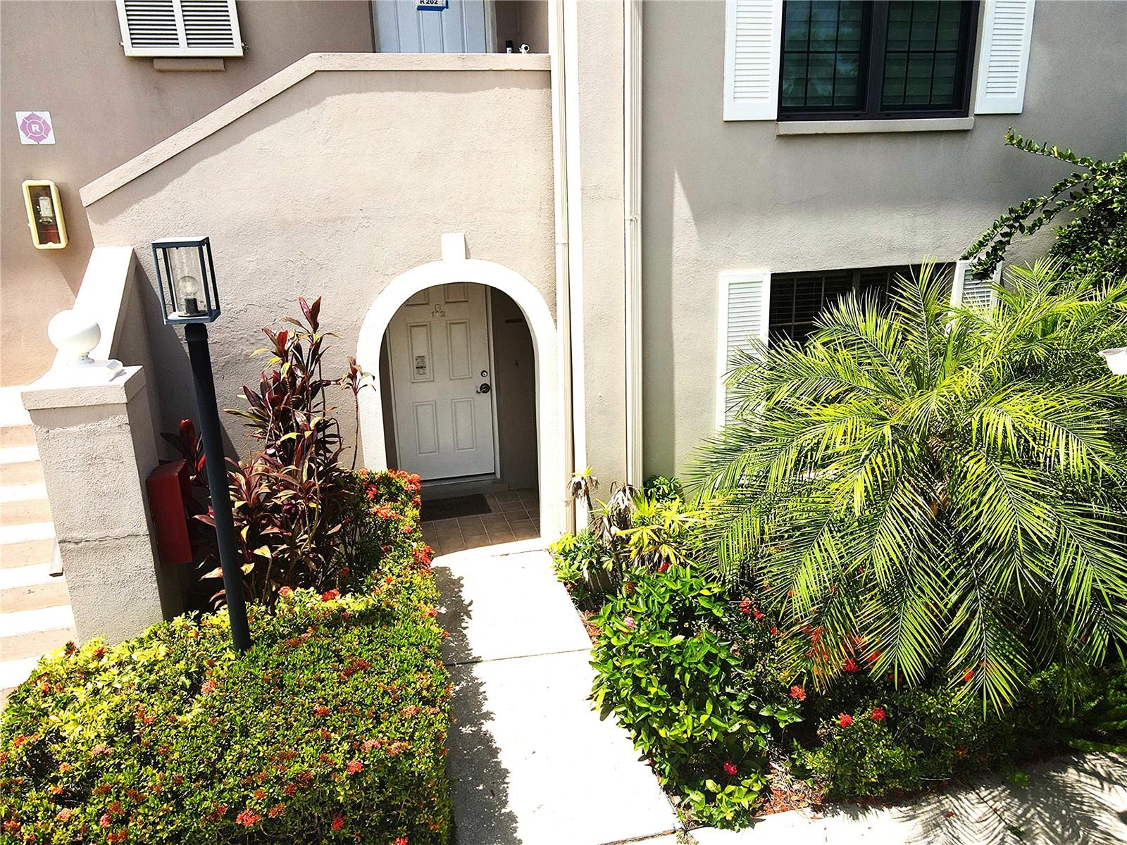 2480 Pelican Ct #102r Property Photo 1