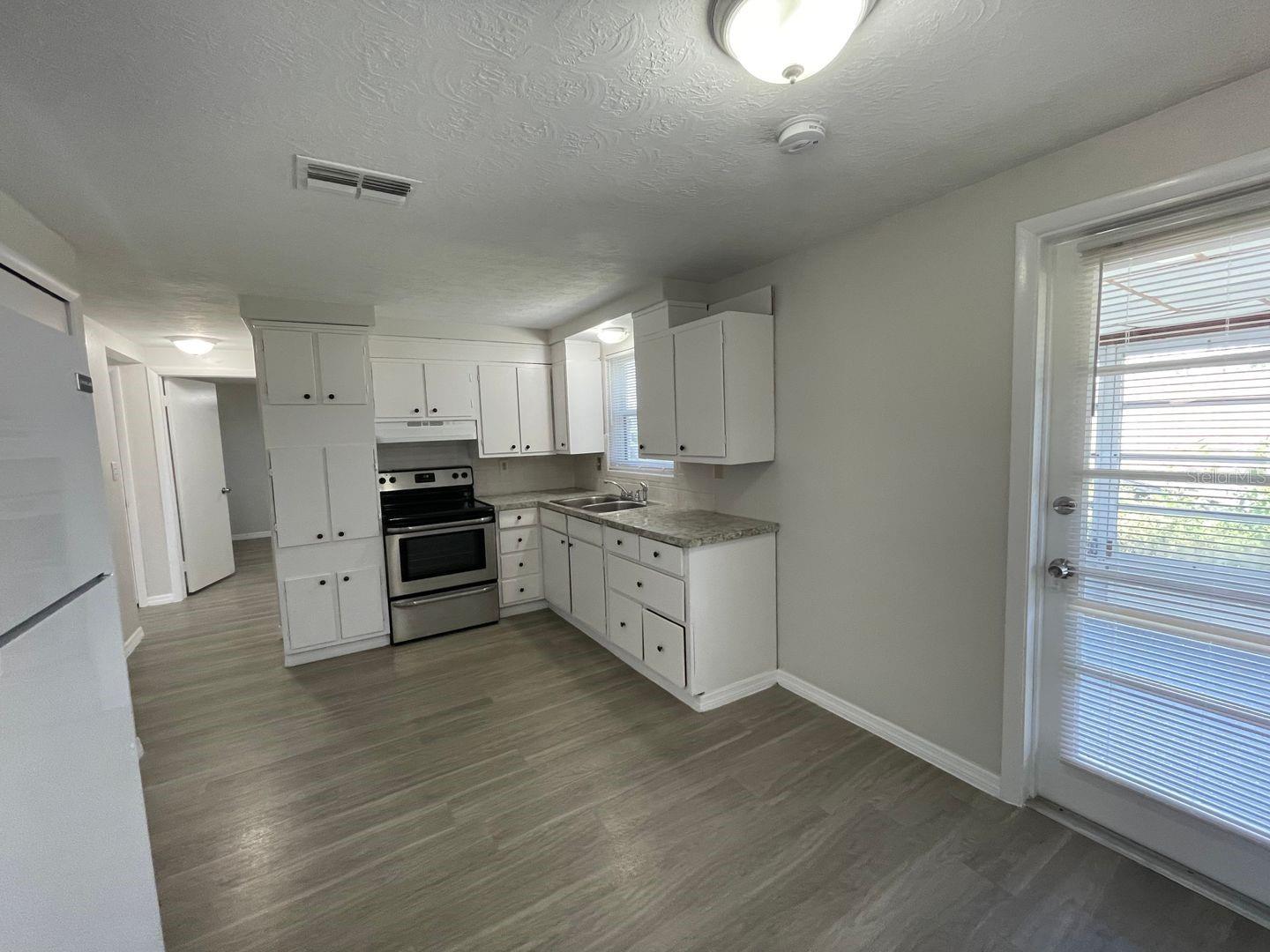 1130 Powersong St Property Photo 5