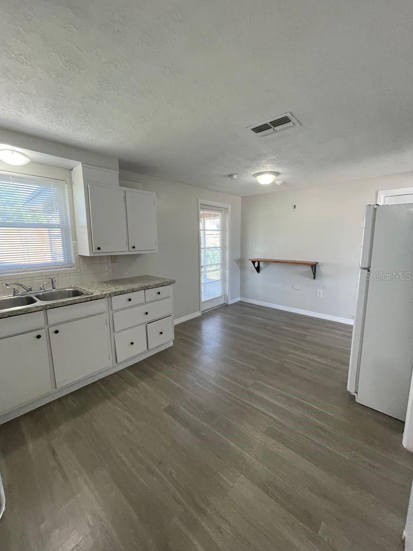 1130 Powersong St Property Photo 8