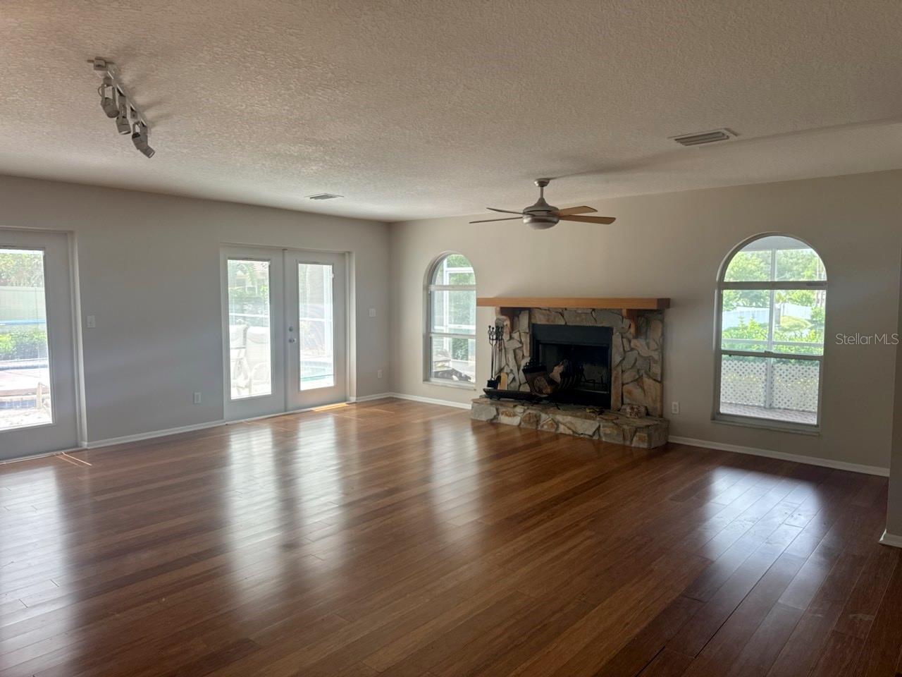 13824 83rd Pl Property Photo 4