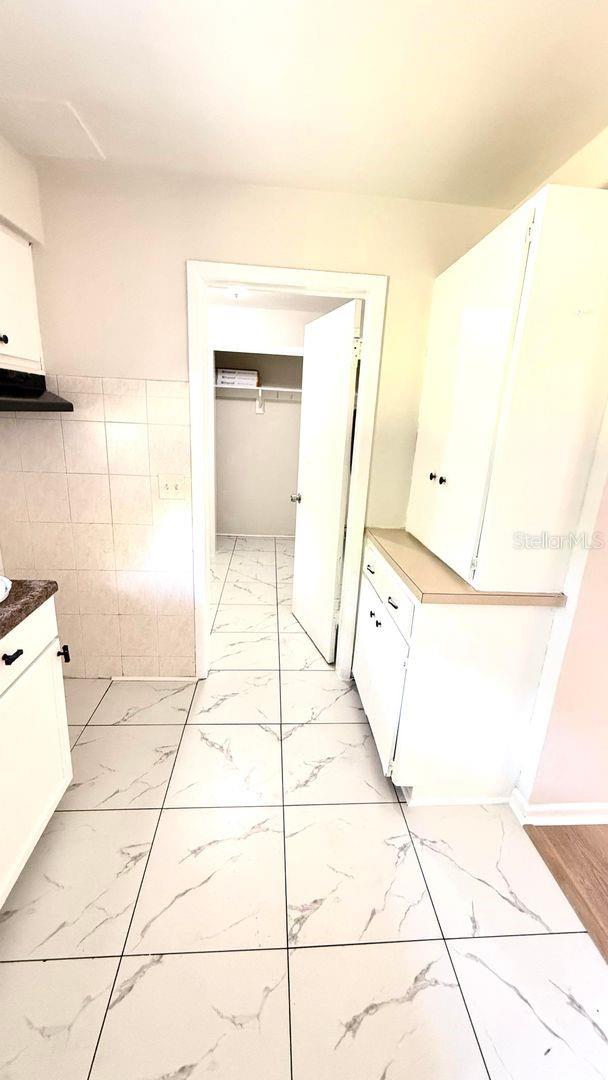 31 S Barbour St Property Photo 6