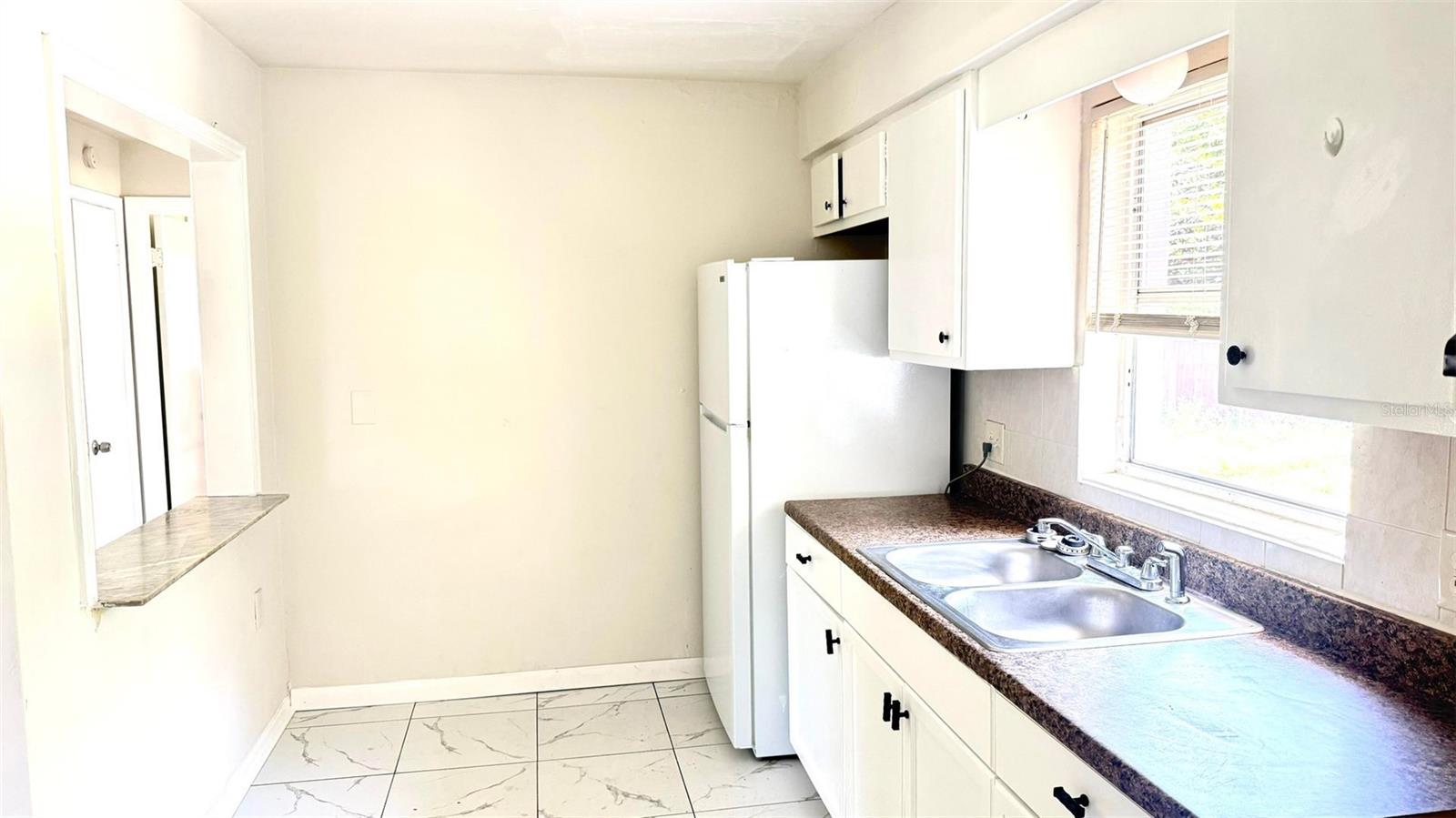 31 S Barbour St Property Photo 7