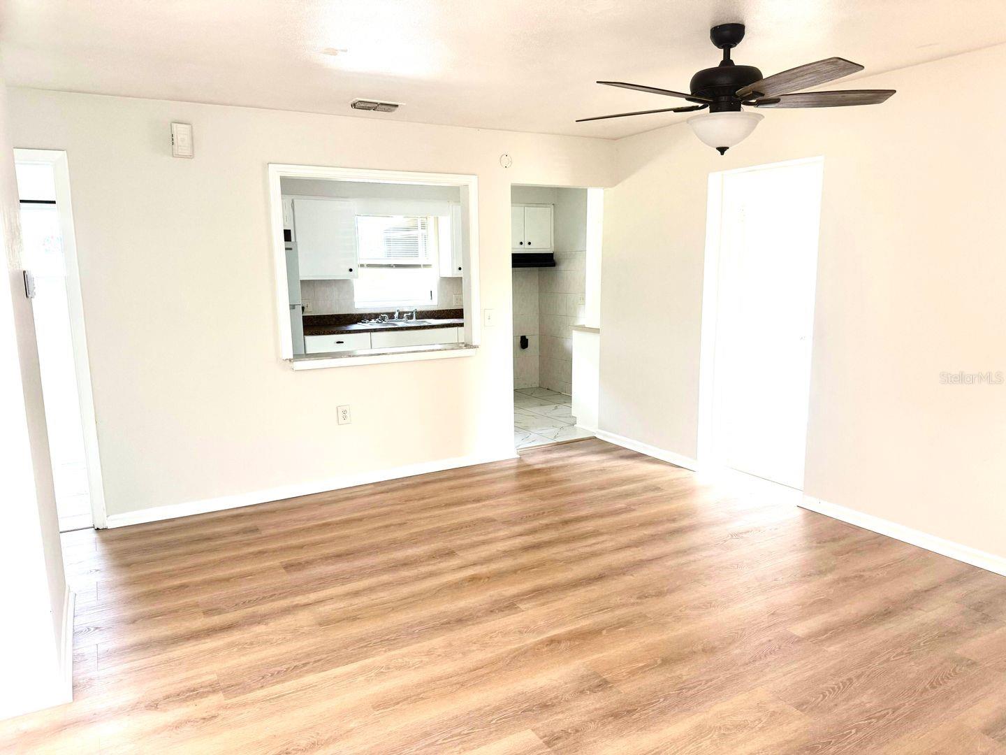 31 S Barbour St Property Photo 8