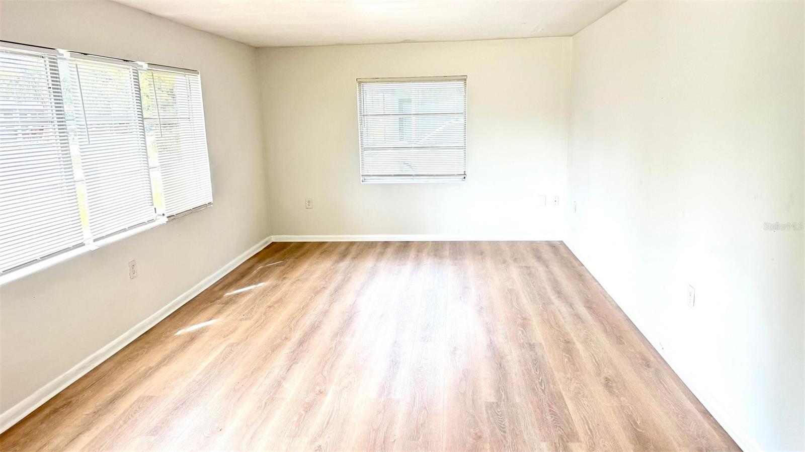 31 S Barbour St Property Photo 9