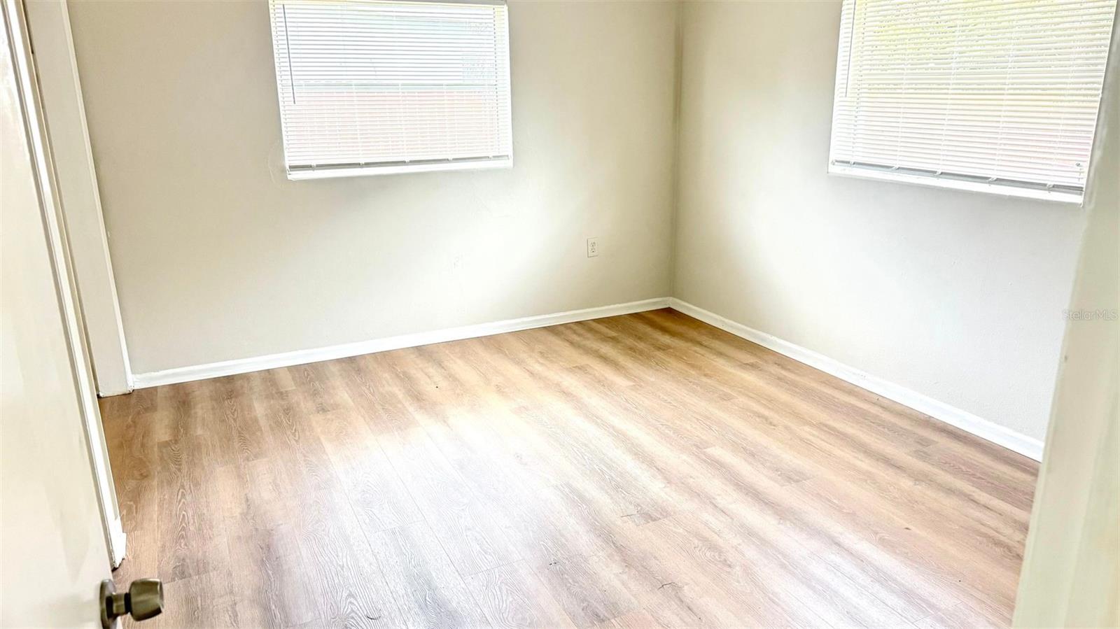 31 S Barbour St Property Photo 10
