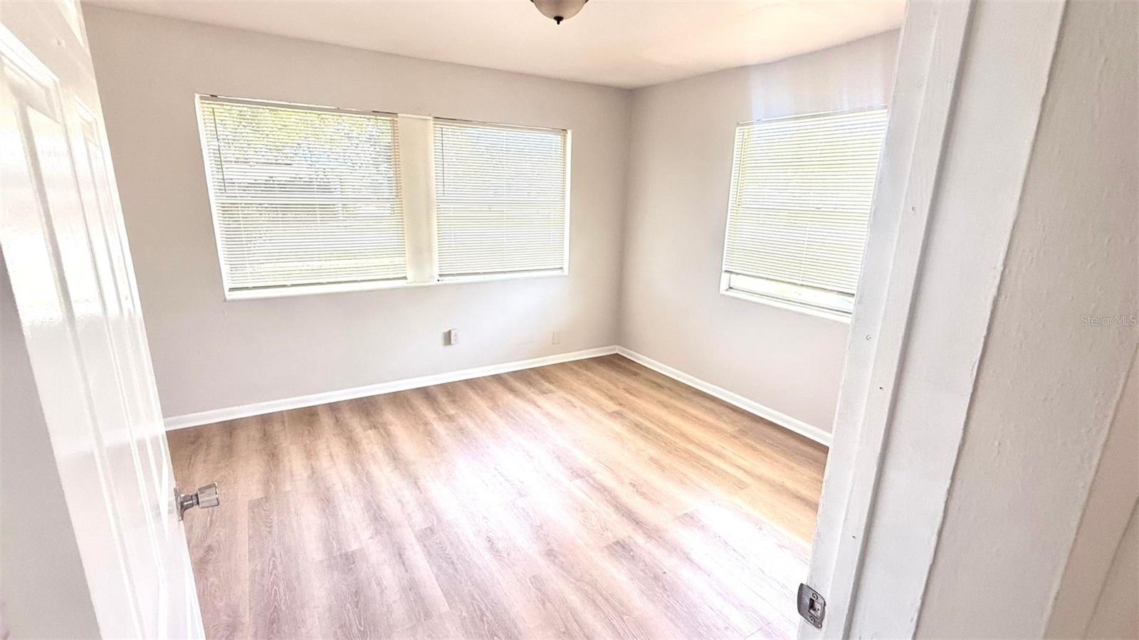 31 S Barbour St Property Photo 11