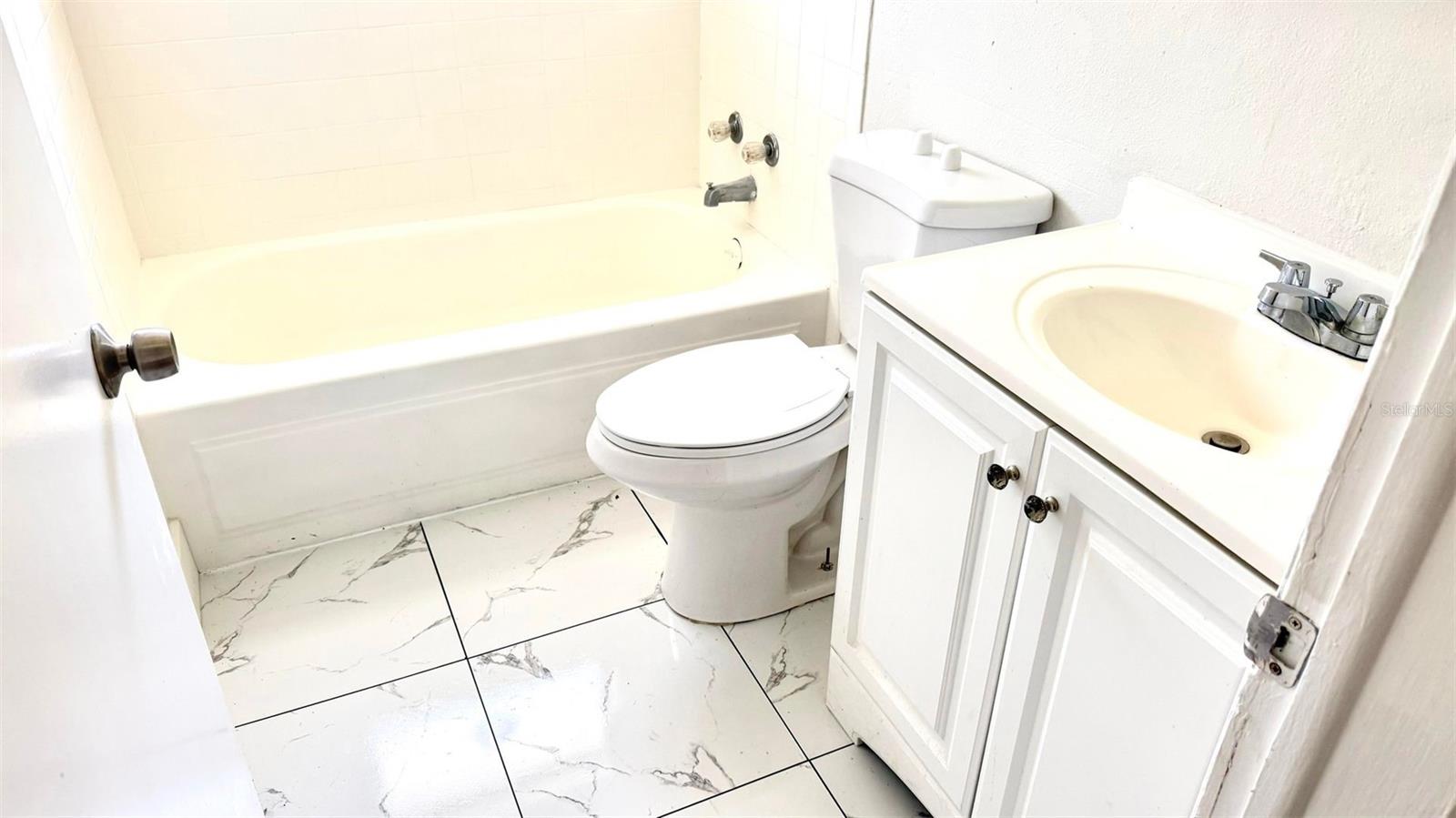 31 S Barbour St Property Photo 13