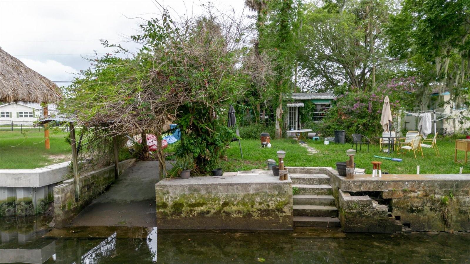 5323 CIRCLE DR Property Photo 1
