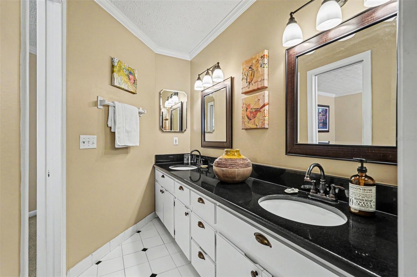 3053 S Concordia Ave #a Property Photo 18