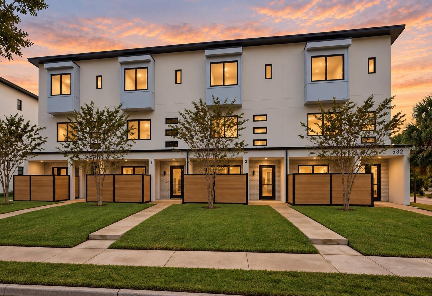 532 W PLAZA PL #3 Property Photo 1
