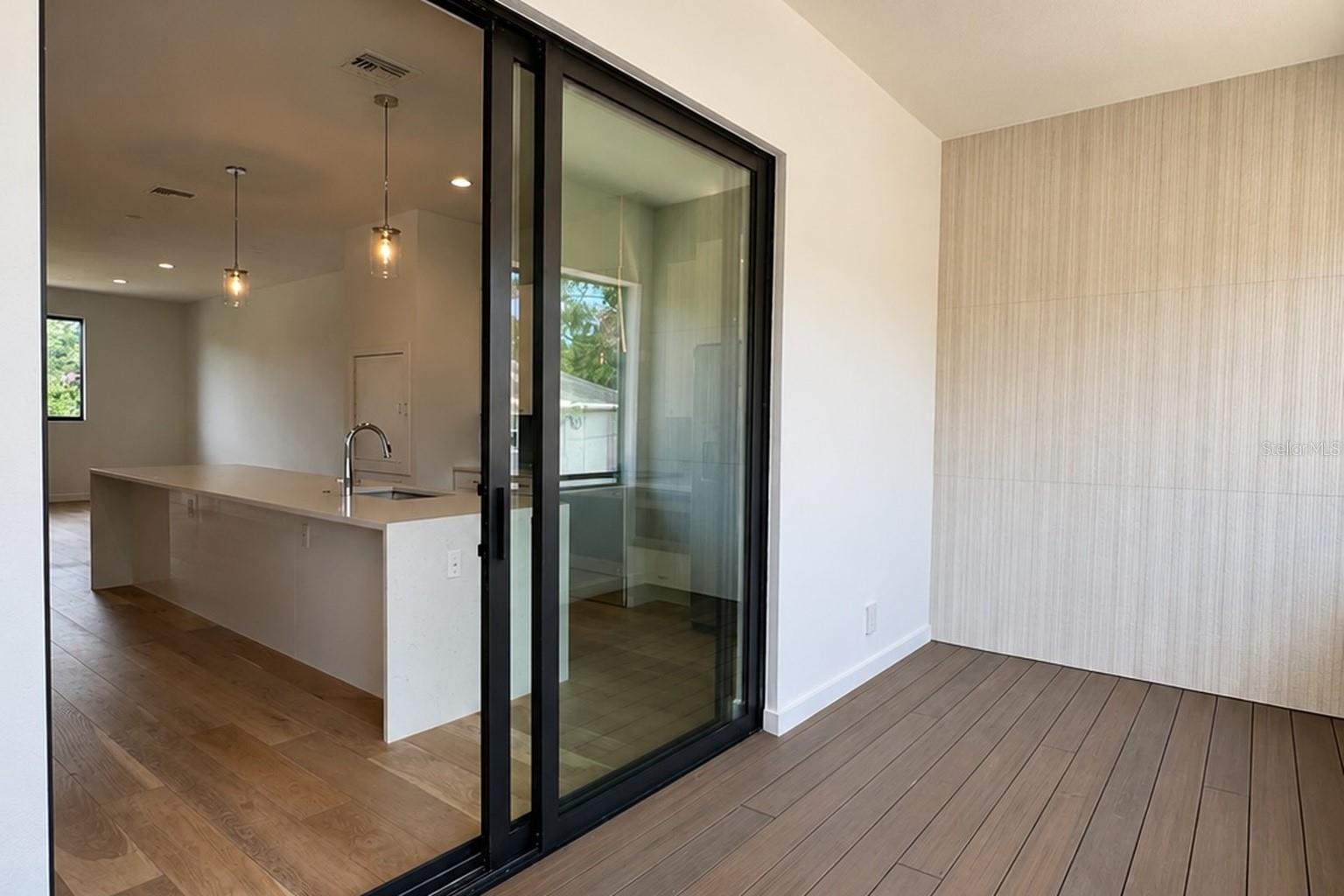 532 W Plaza Pl #3 Property Photo 8