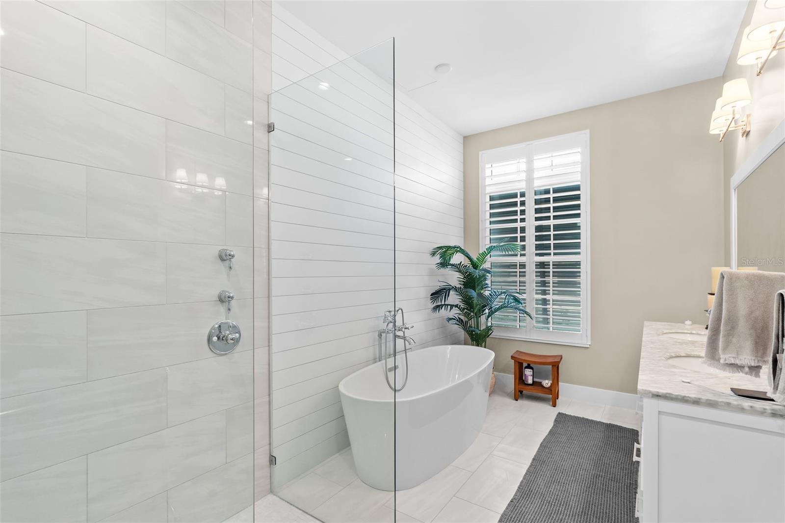91 Davis Blvd #204 Property Photo 35