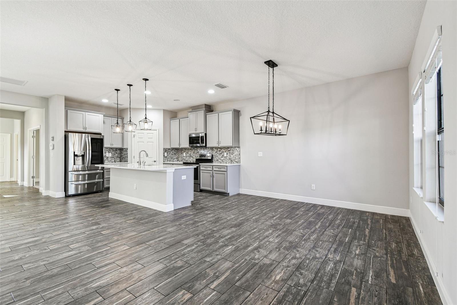 12413 Triple Creek Blvd Property Photo 6