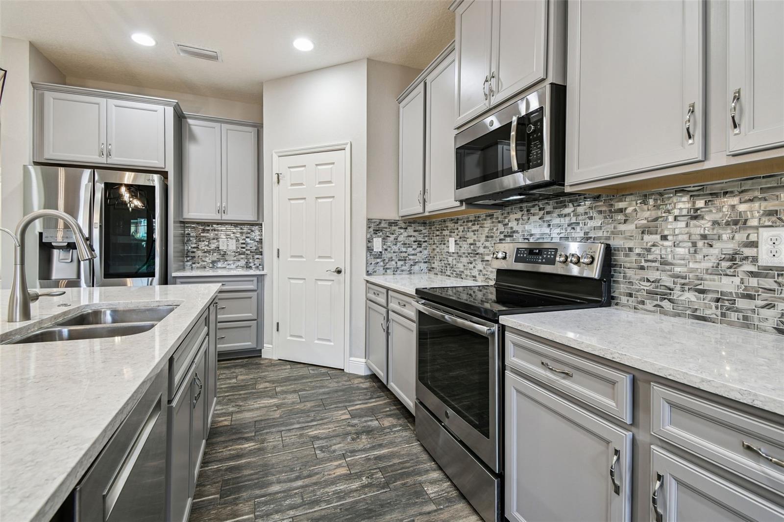 12413 Triple Creek Blvd Property Photo 10