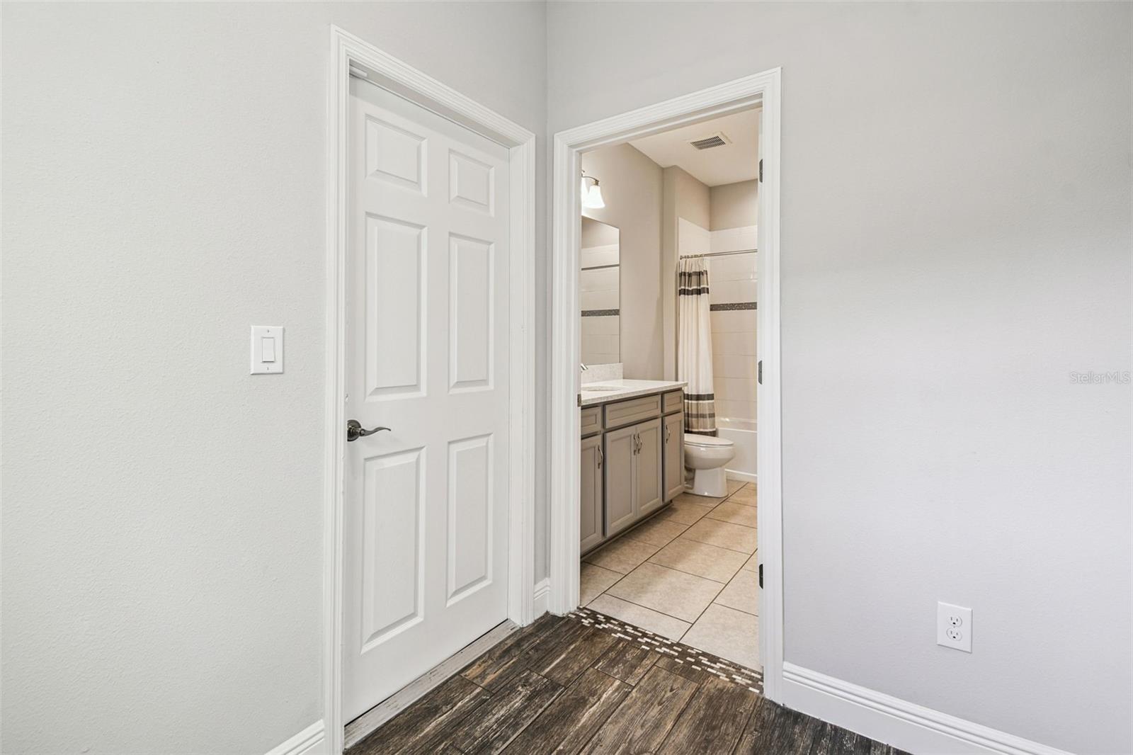 12413 Triple Creek Blvd Property Photo 17