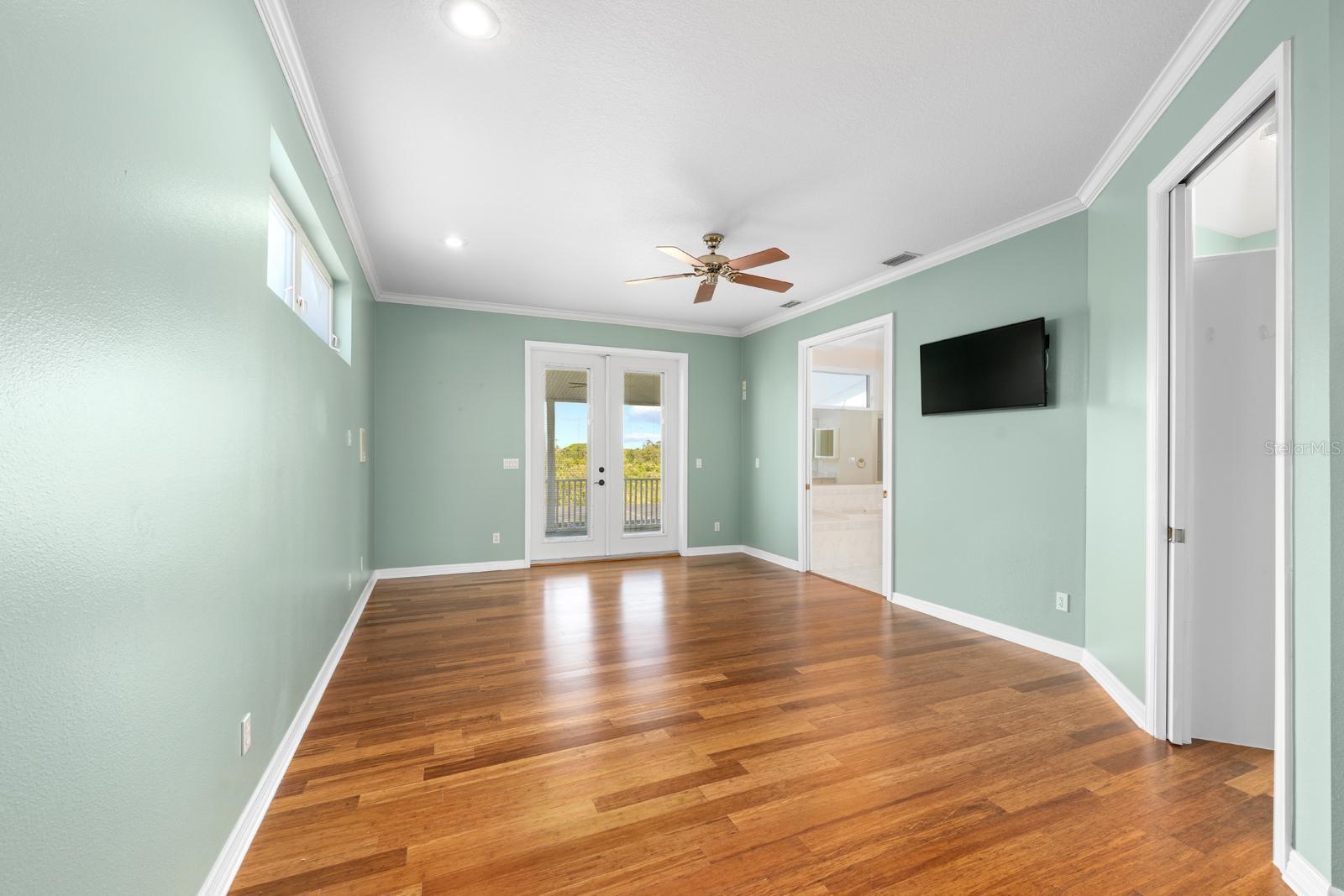 921 Point Seaside Dr Property Photo 47