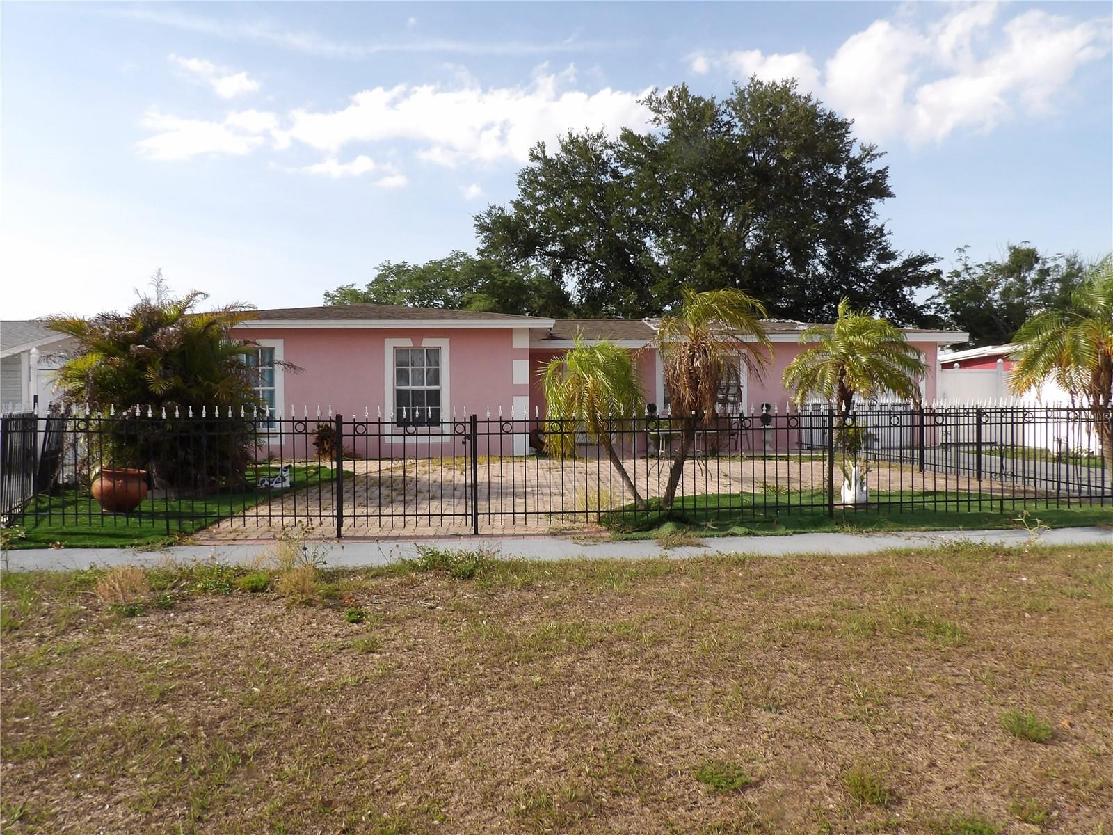 6521 W Hanna Ave Property Photo 1