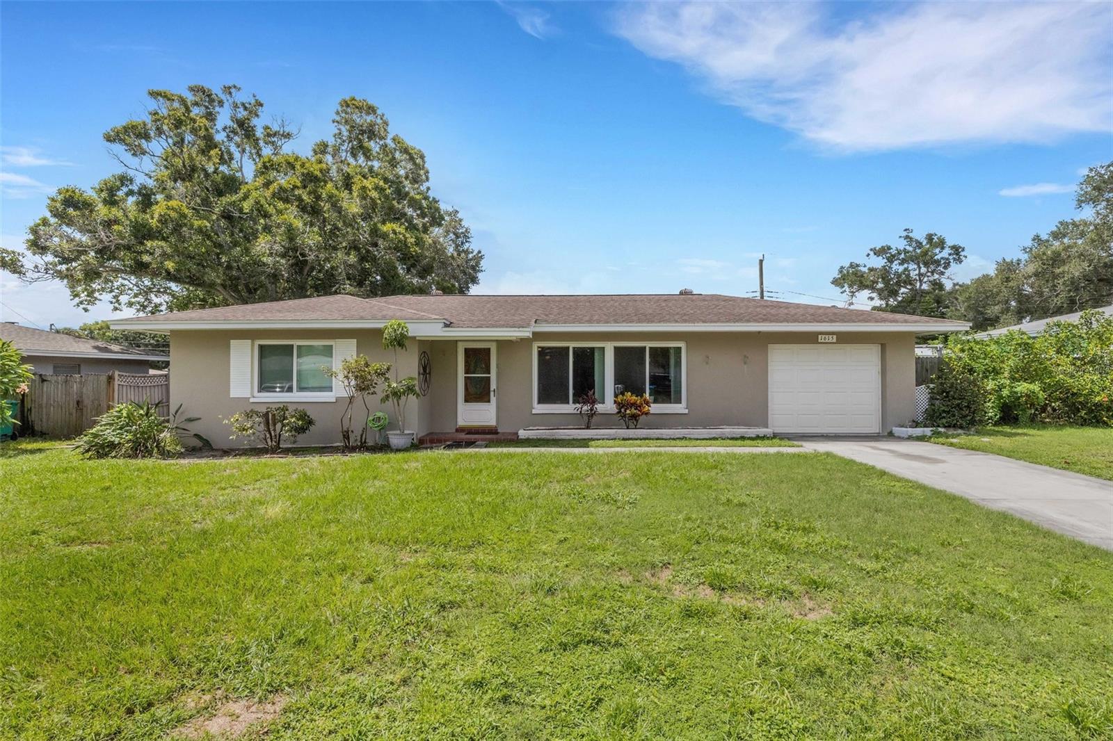1615 PINEWOOD DR Property Photo 1