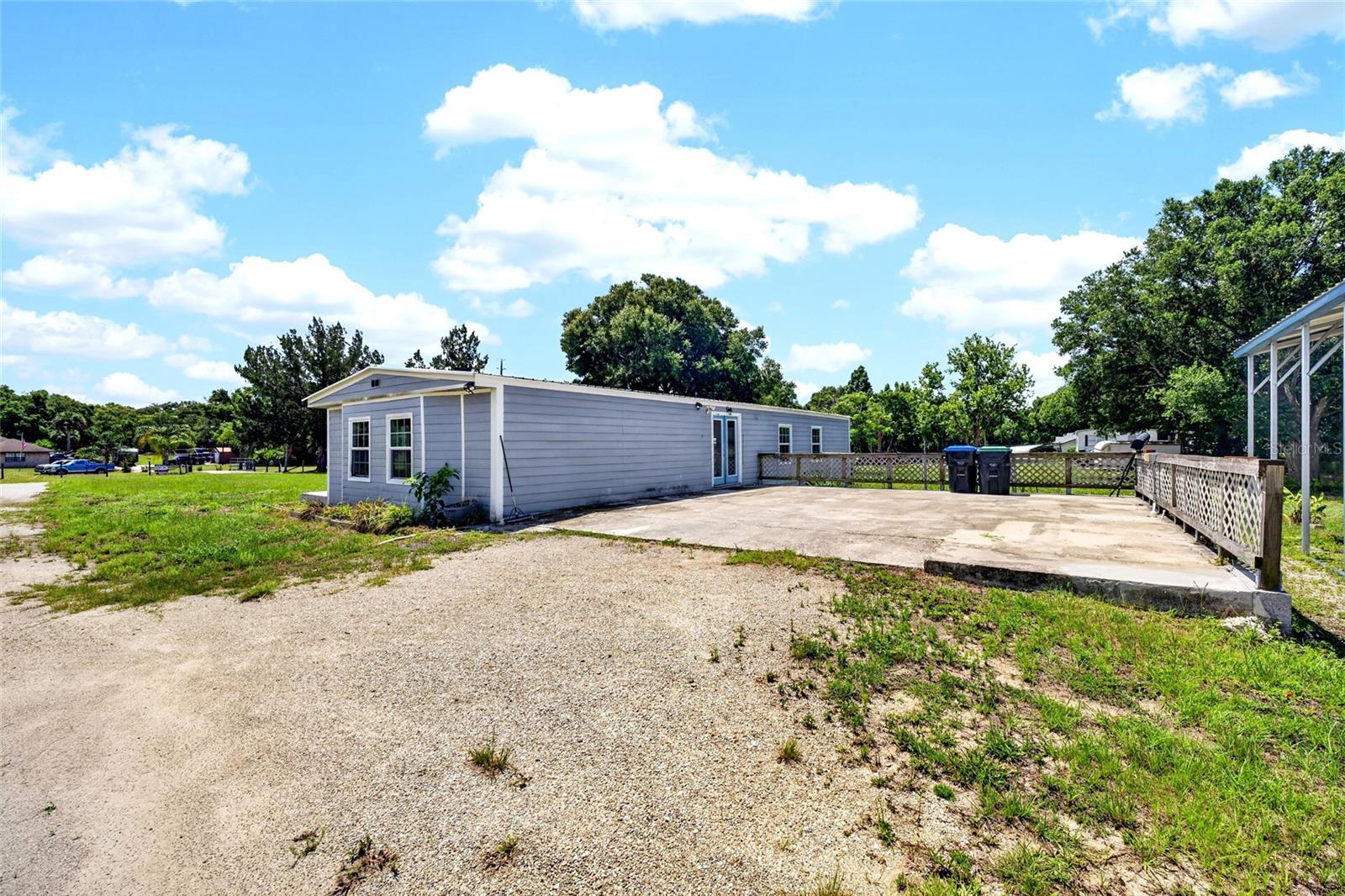4162 Laughlin Rd Property Photo 4