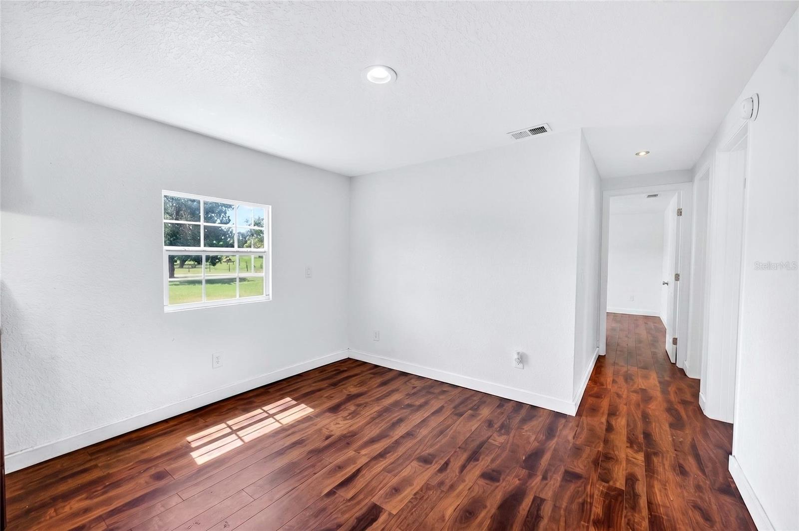 4162 Laughlin Rd Property Photo 14