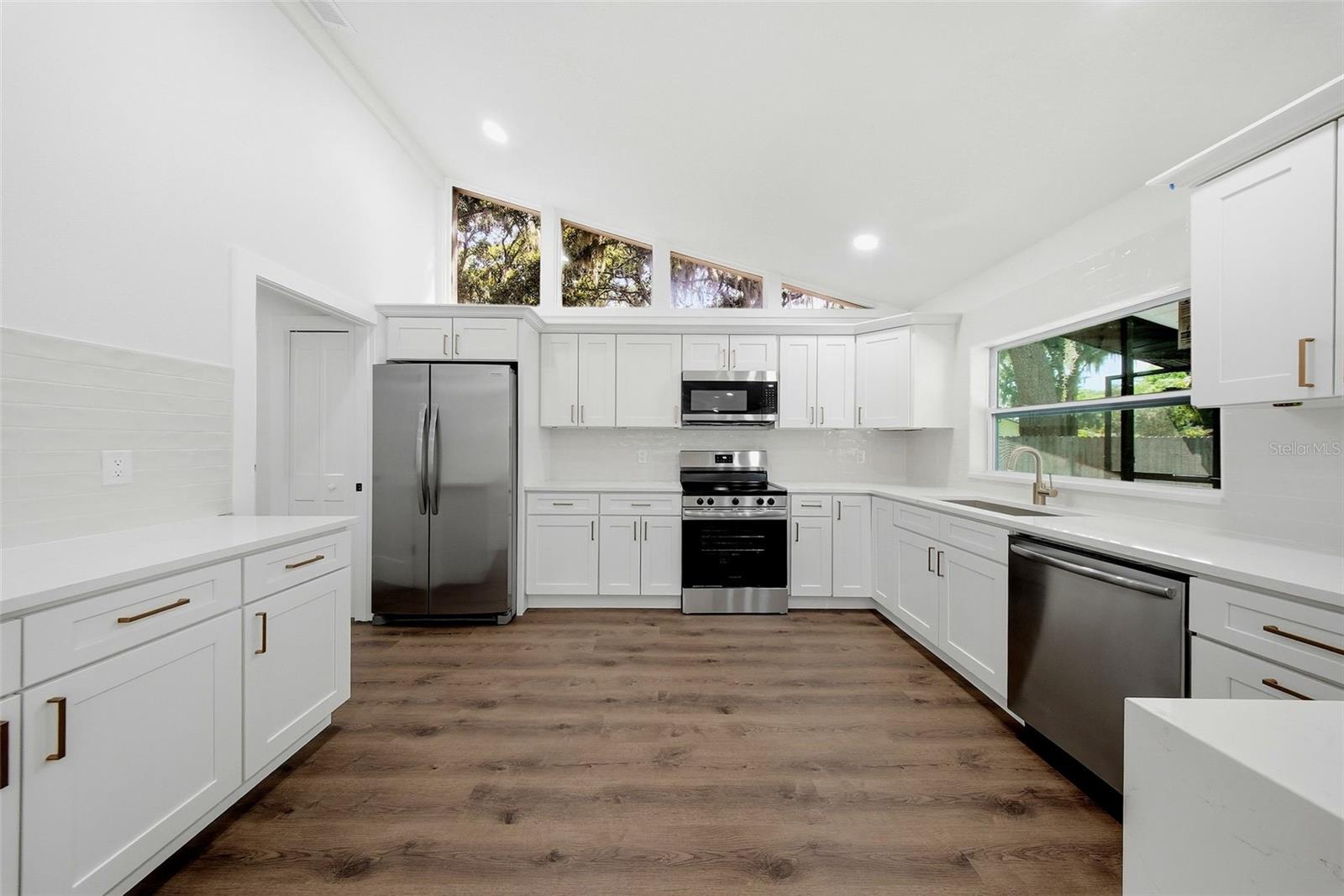 2104 Doefield Ct Property Photo 6