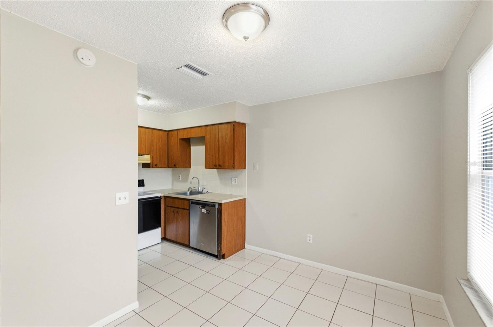 8124 Omaha Cir Property Photo 8