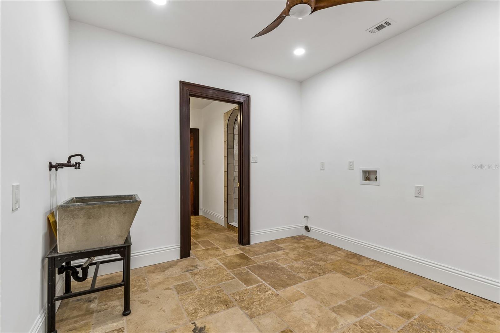 2603 S Parkview St Property Photo 58