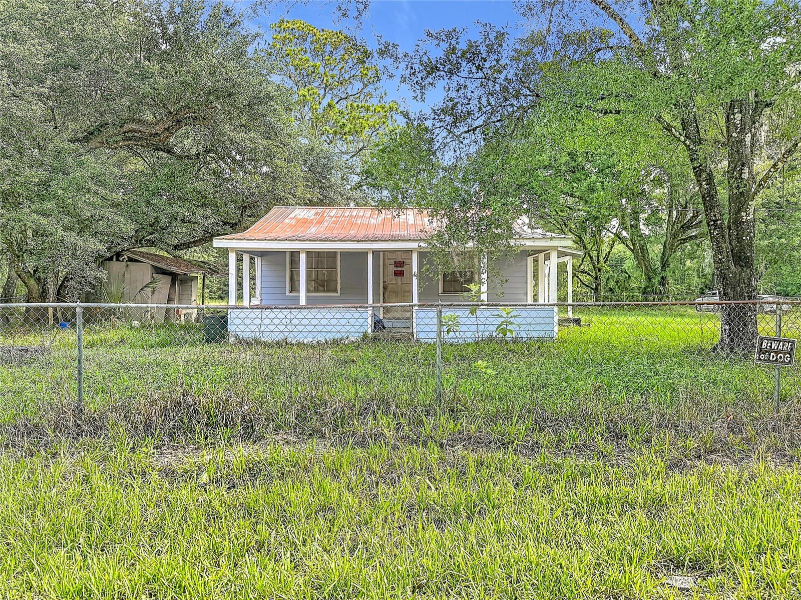 1007 Hawthorn St Property Photo 2