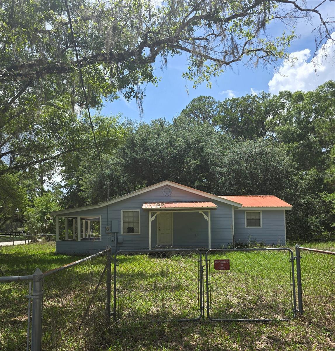 1007 Hawthorn St Property Photo 5