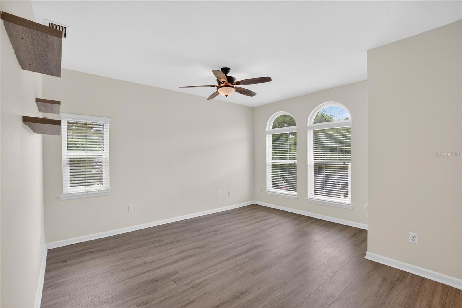 307 Summer Clouds Pl Property Photo 9