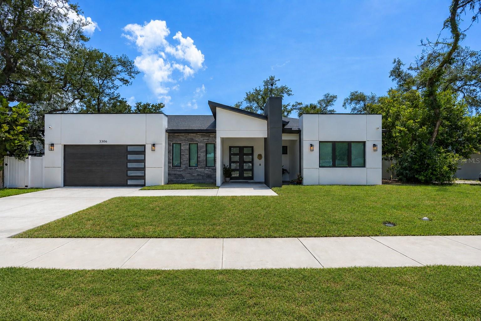 3306 W VAN BUREN DR Property Photo 1
