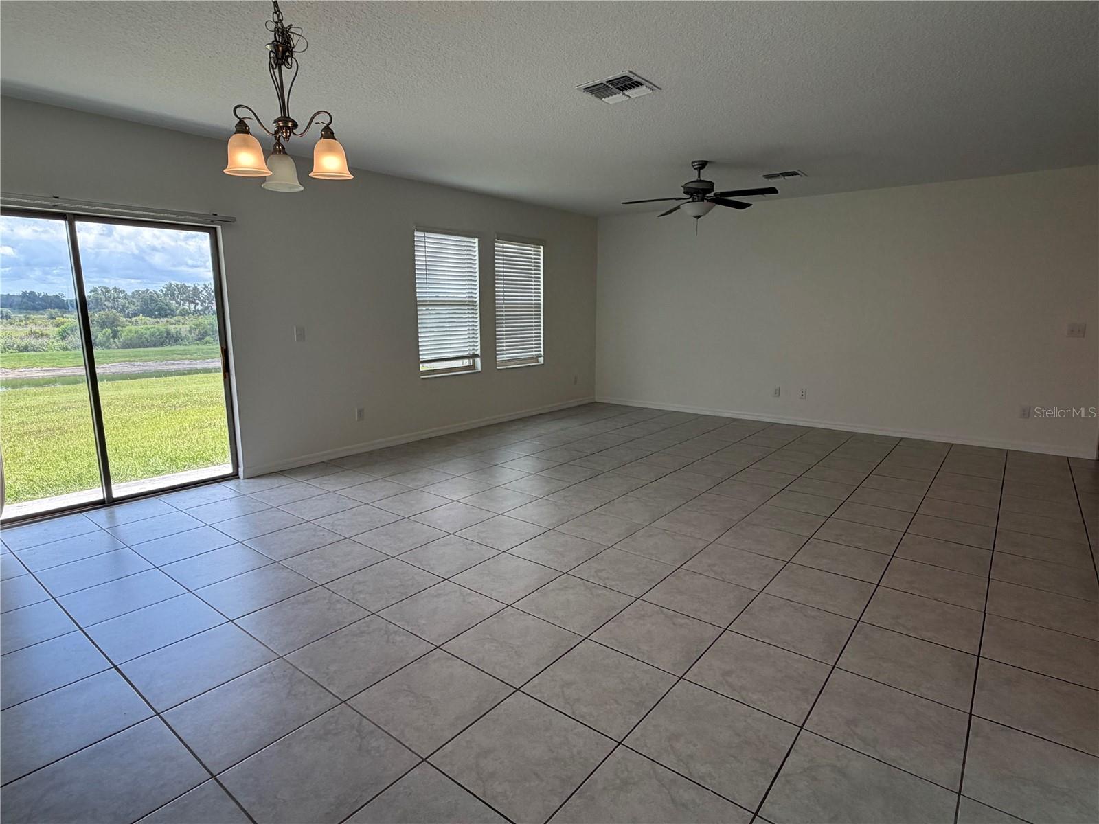 31823 Sun Kettle Loop Property Photo 13