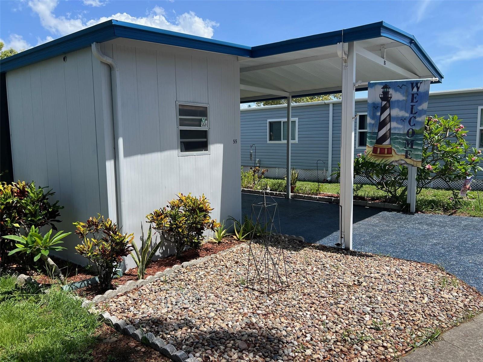 55 Palm Forest Dr Property Photo 3