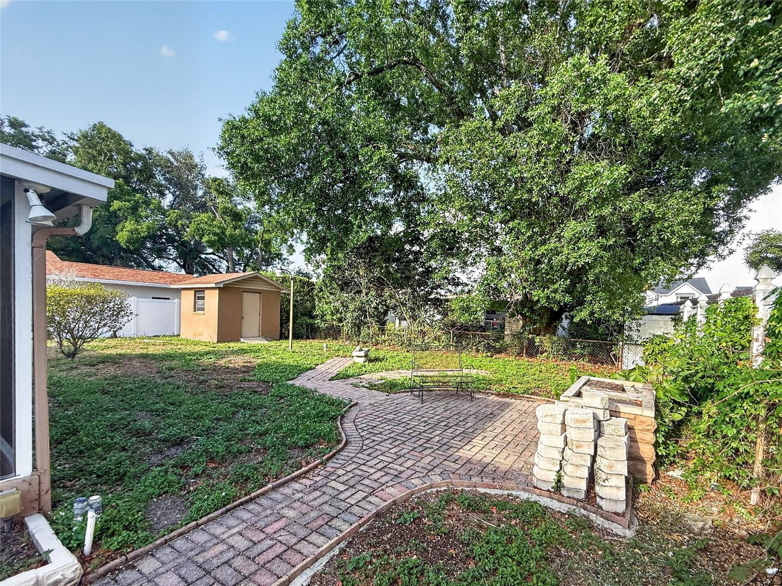 305 N Glen Ave Property Photo 43