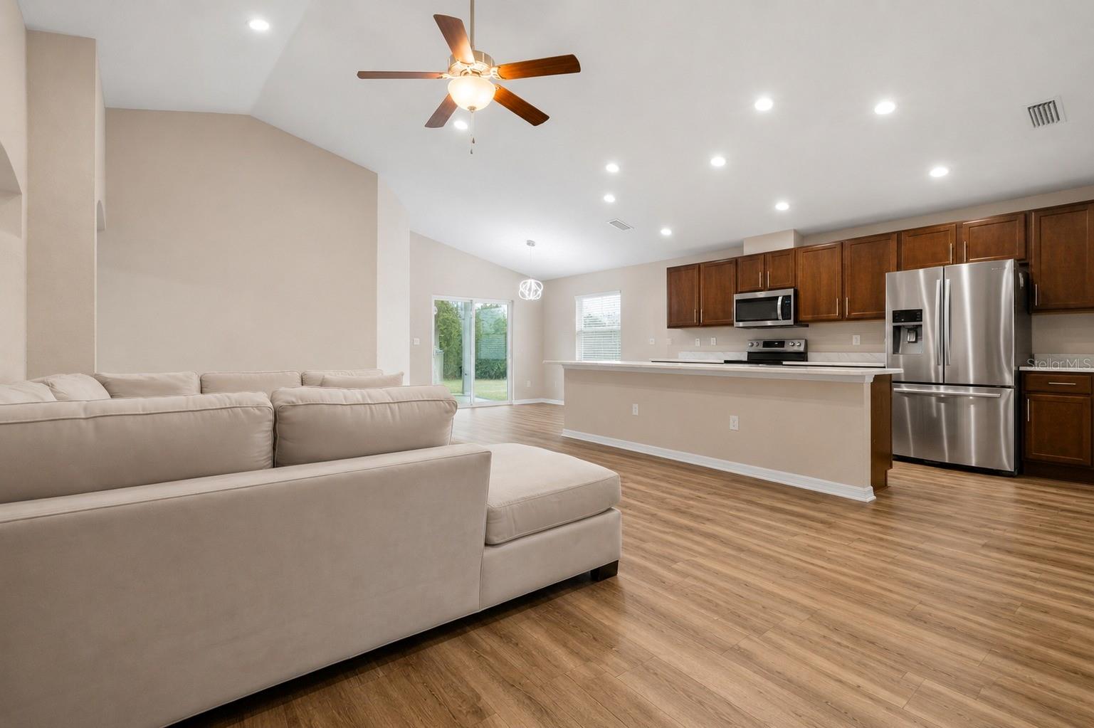 2014 Danes Ct Property Photo 7