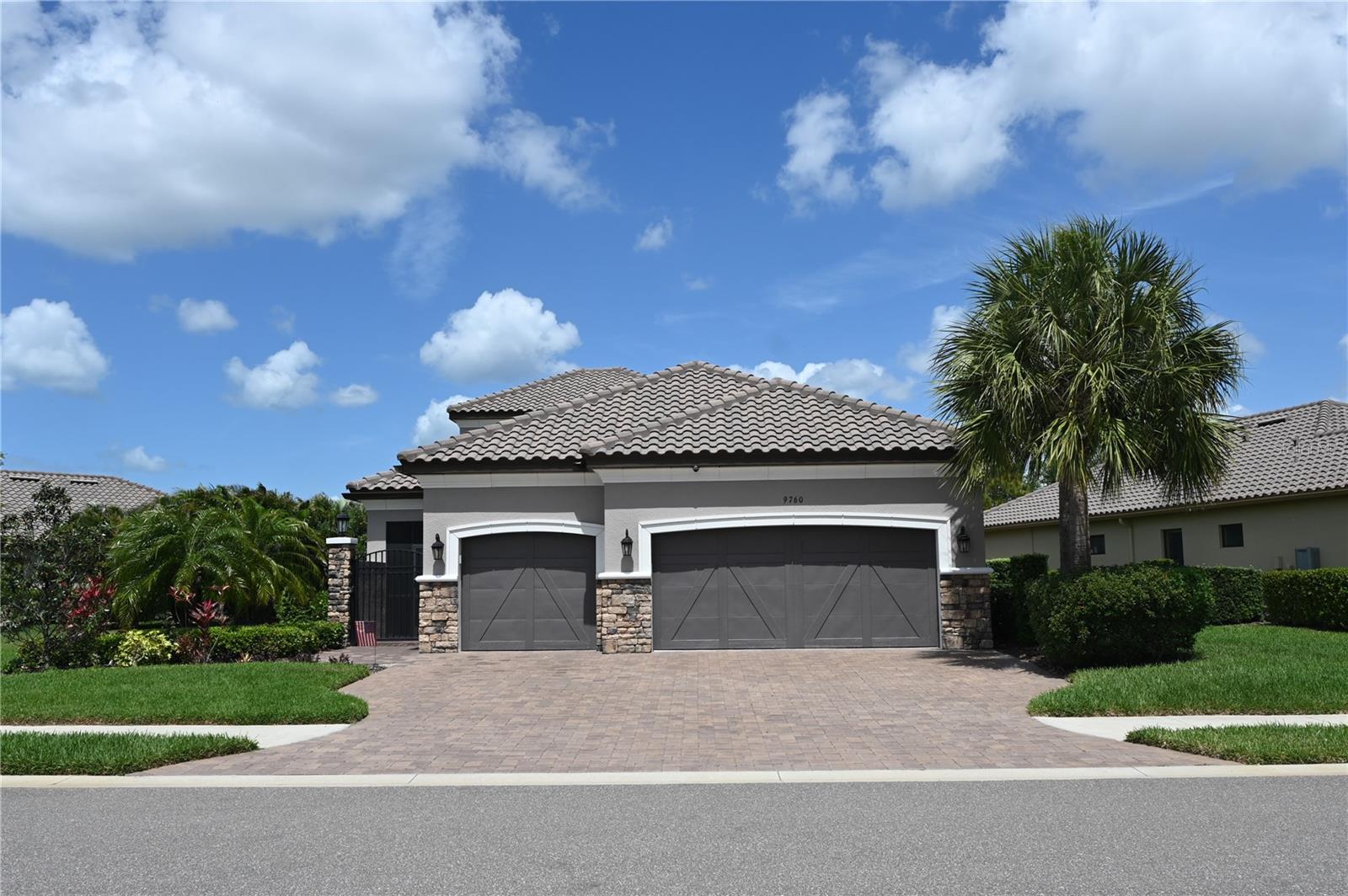 9760 Highland Park Pl Property Photo 1