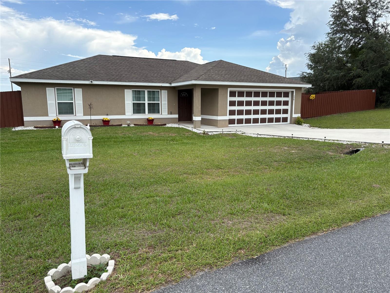 176 Juniper Loop Cir Property Photo 1