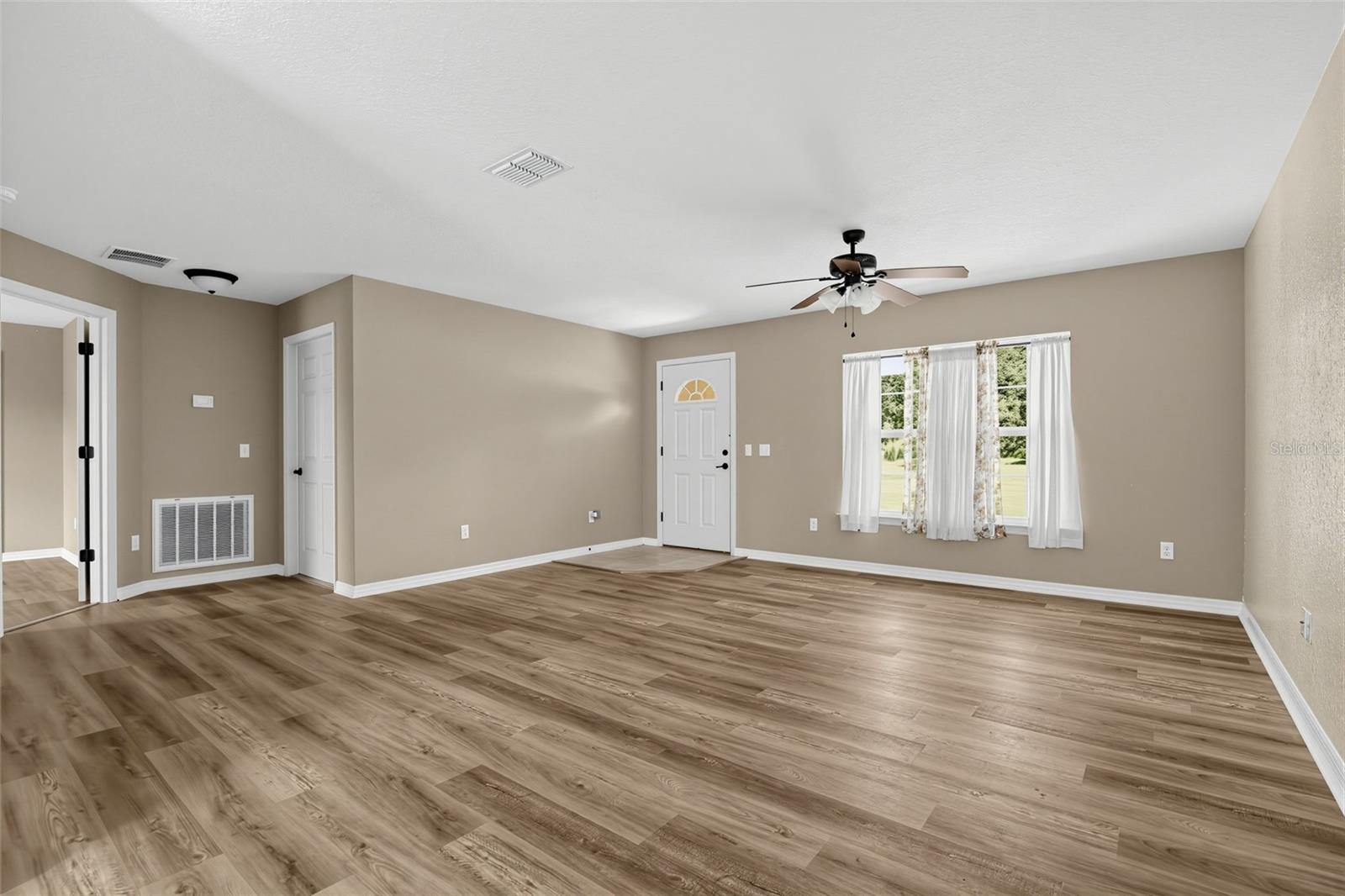 176 Juniper Loop Cir Property Photo 10