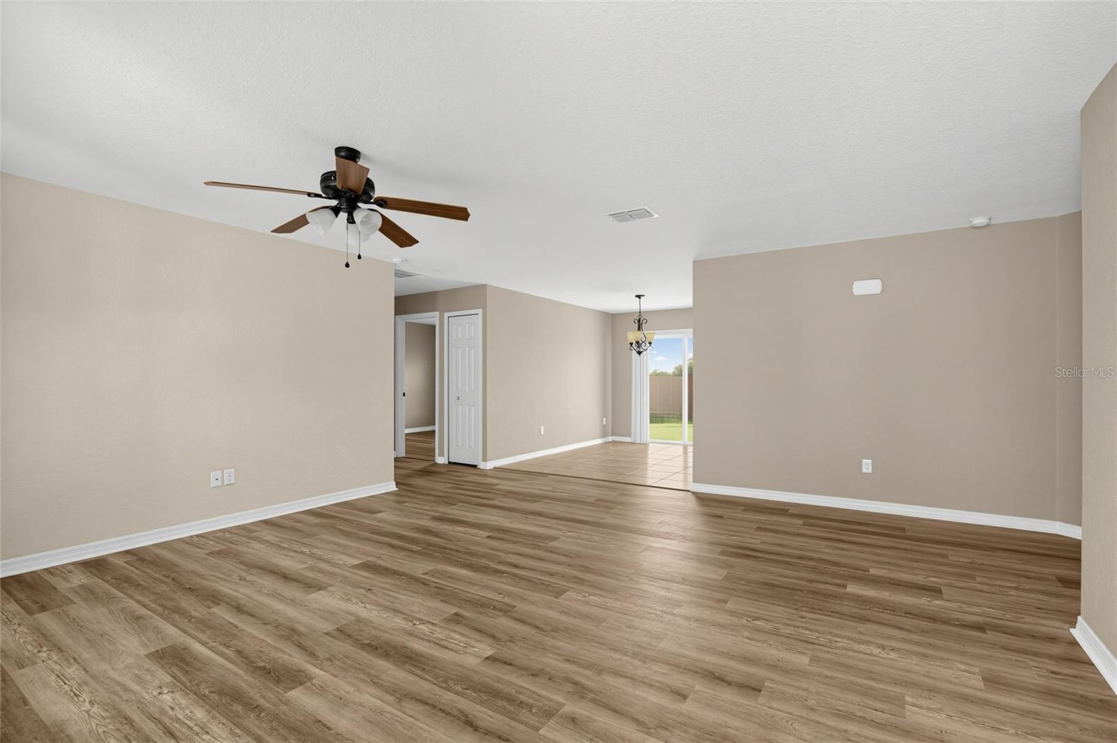 176 Juniper Loop Cir Property Photo 11