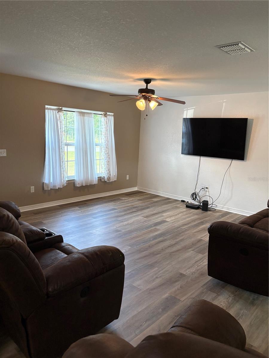 176 Juniper Loop Cir Property Photo 12