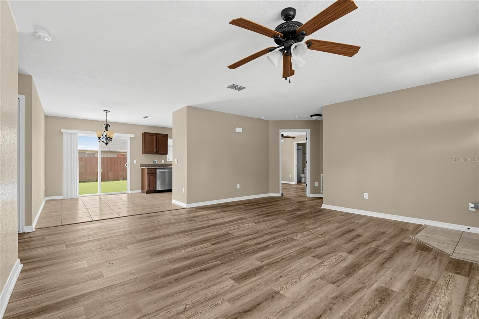 176 Juniper Loop Cir Property Photo 12