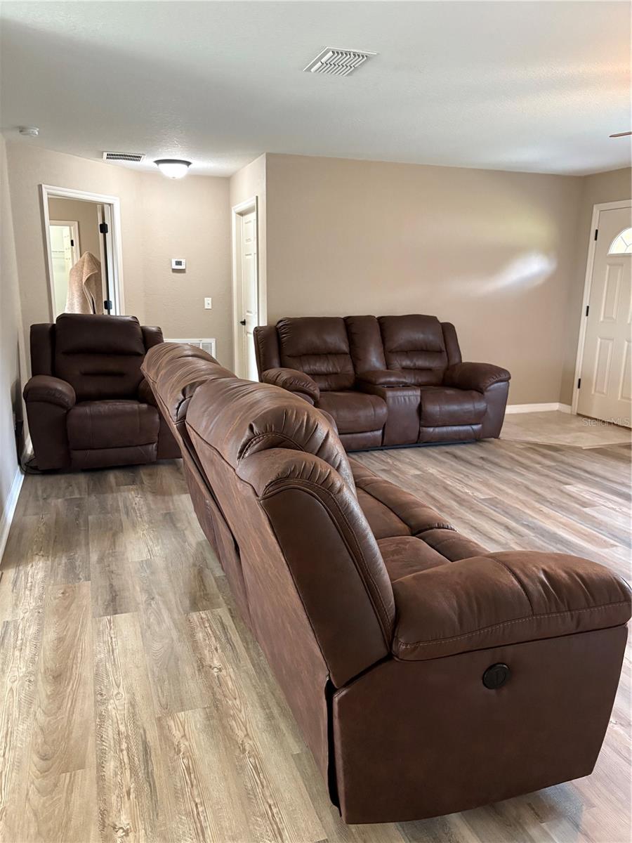 176 Juniper Loop Cir Property Photo 14