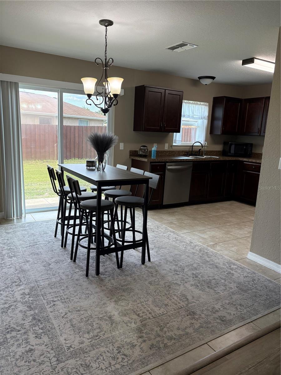 176 Juniper Loop Cir Property Photo 16