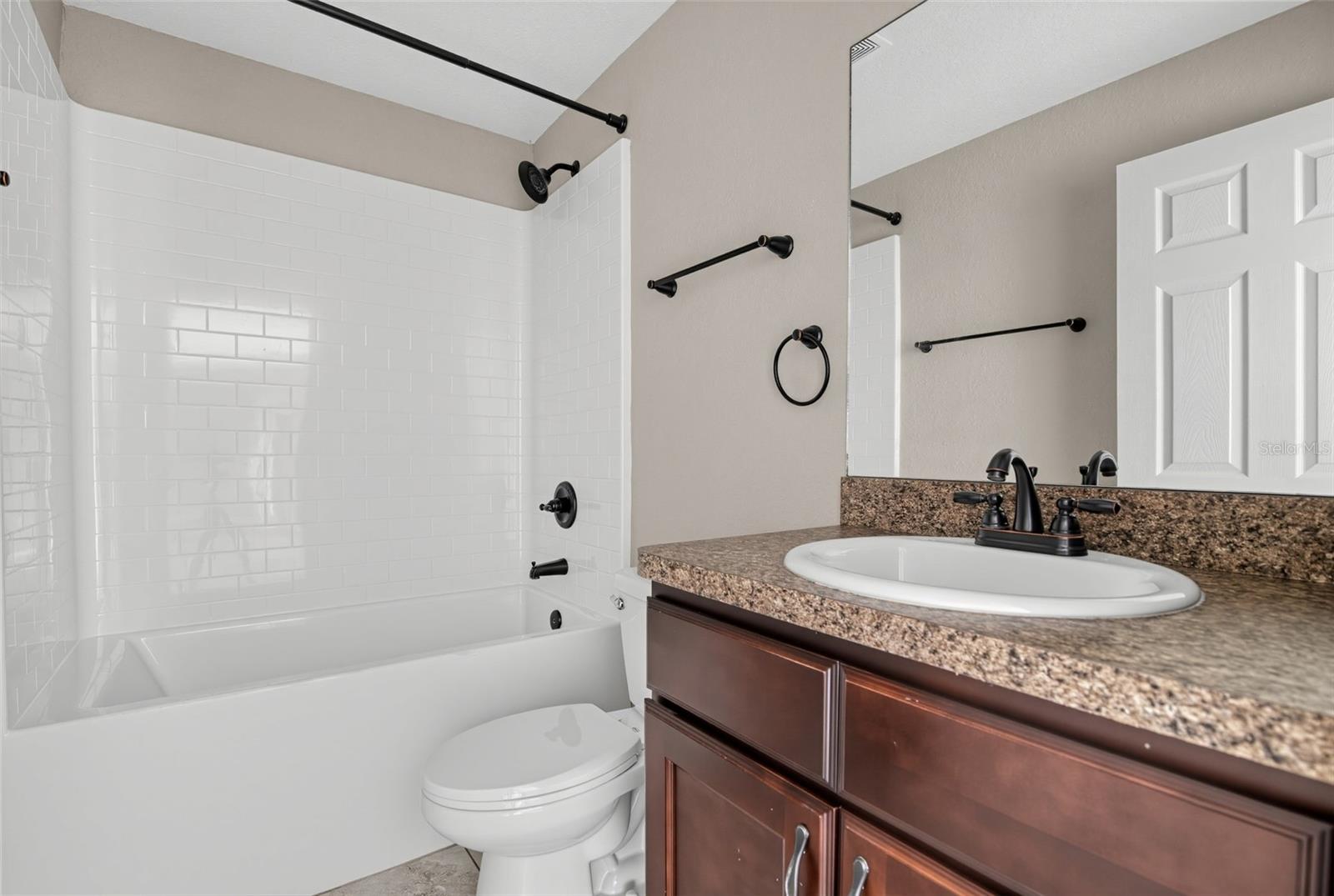 176 Juniper Loop Cir Property Photo 22