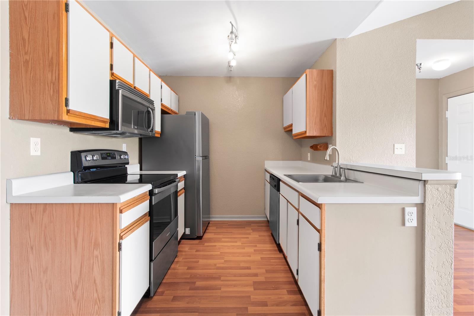 TB8513534 Property Photo 11