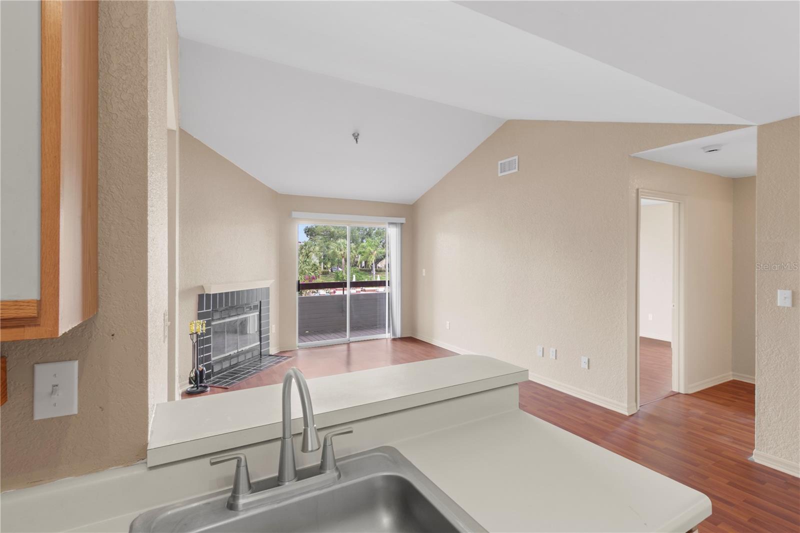 TB8513534 Property Photo 14