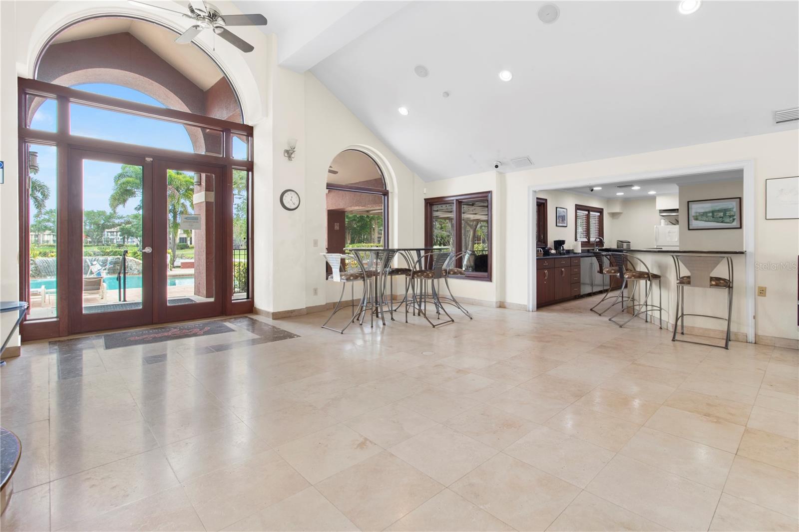 TB8513534 Property Photo 45