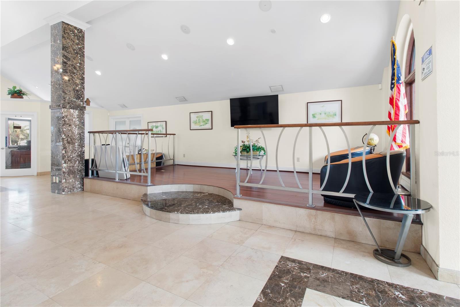 TB8513534 Property Photo 46