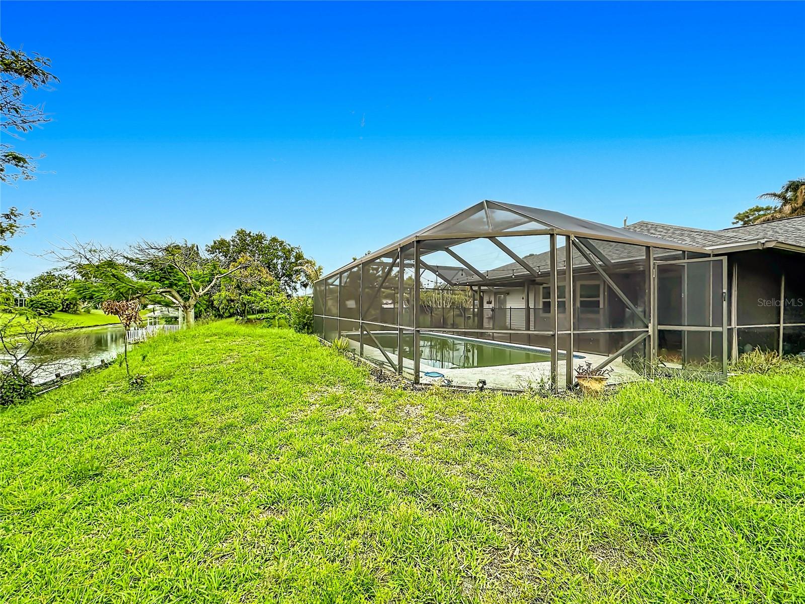 1654 Se Fallon Dr Property Photo 40
