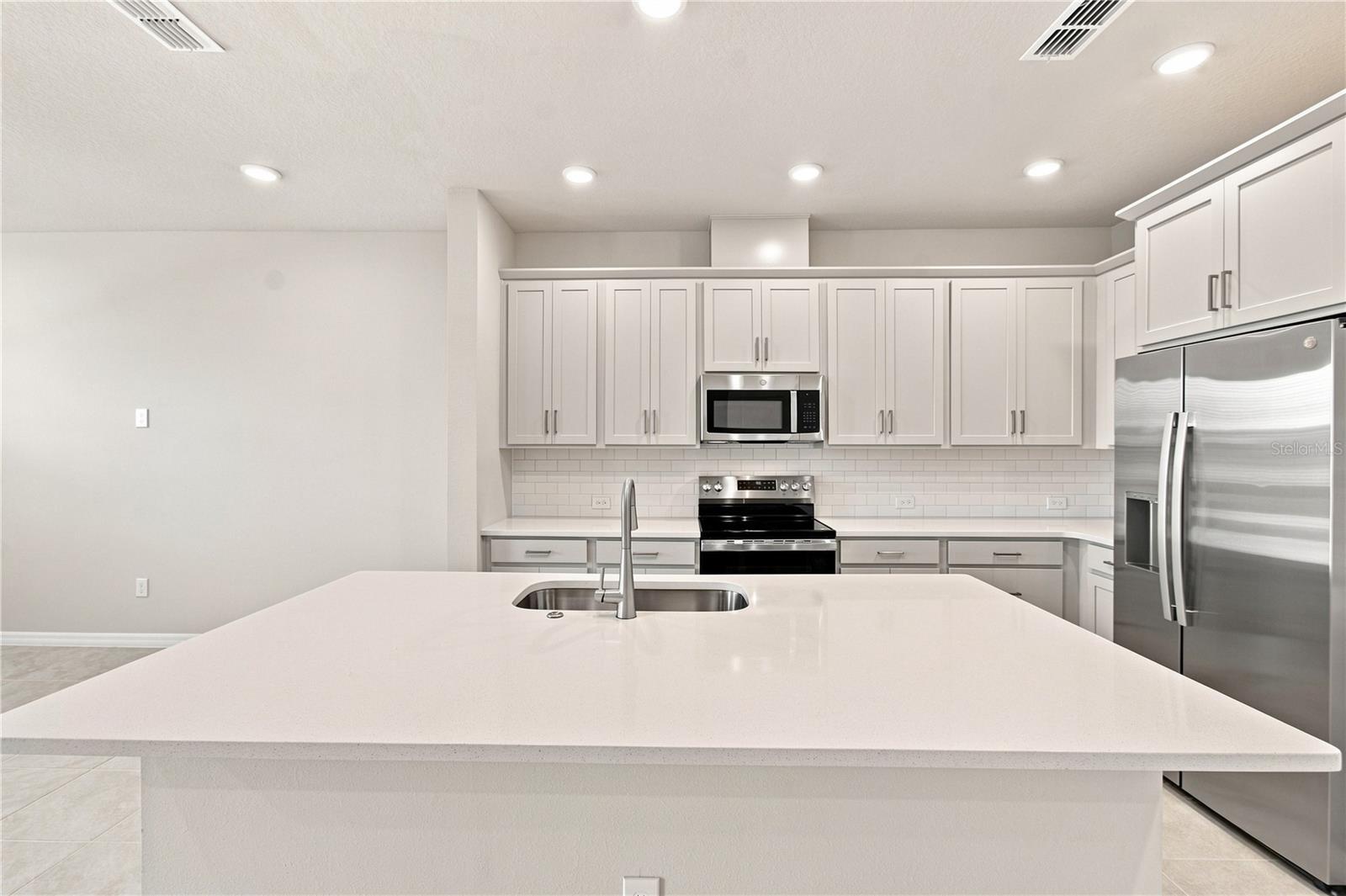 5592 Coopers Hawk Ct Property Photo 5